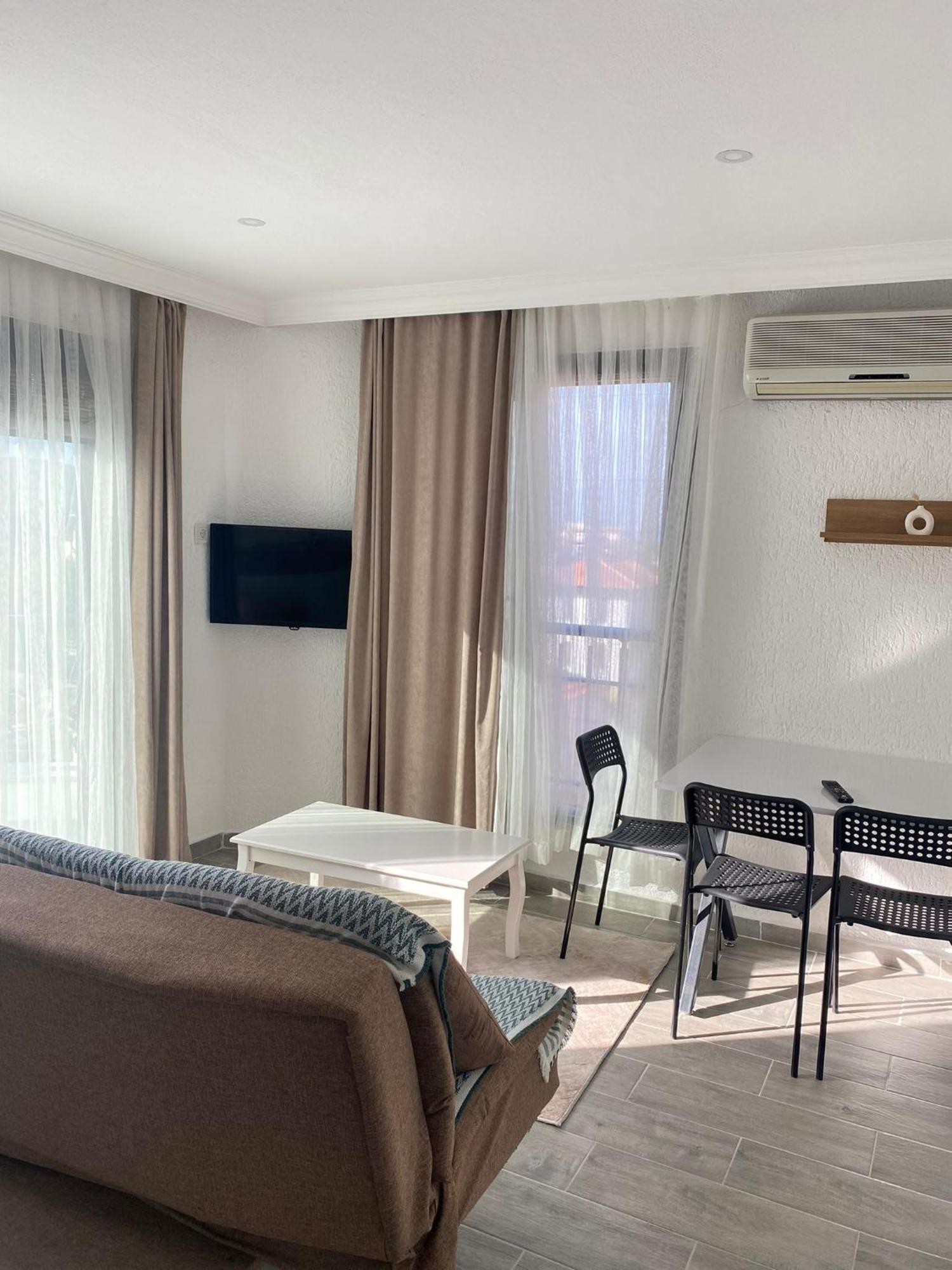 9 House Aparthotel Фетие Екстериор снимка